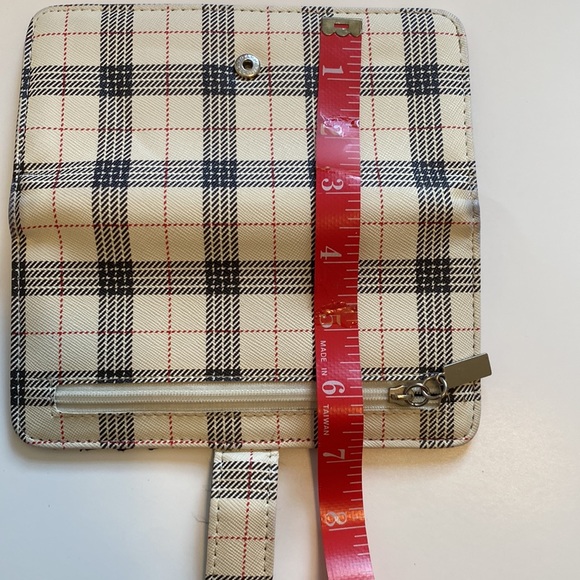 🦋🦋🦋Like new wallet - Picture 5 of 8